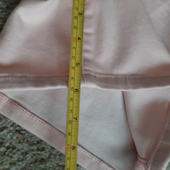 NWT 🍑 LIZ CLAIBORNE Light Peach Mid-Rise Shorts for Women - Size: 8 - Picture 14 of 14